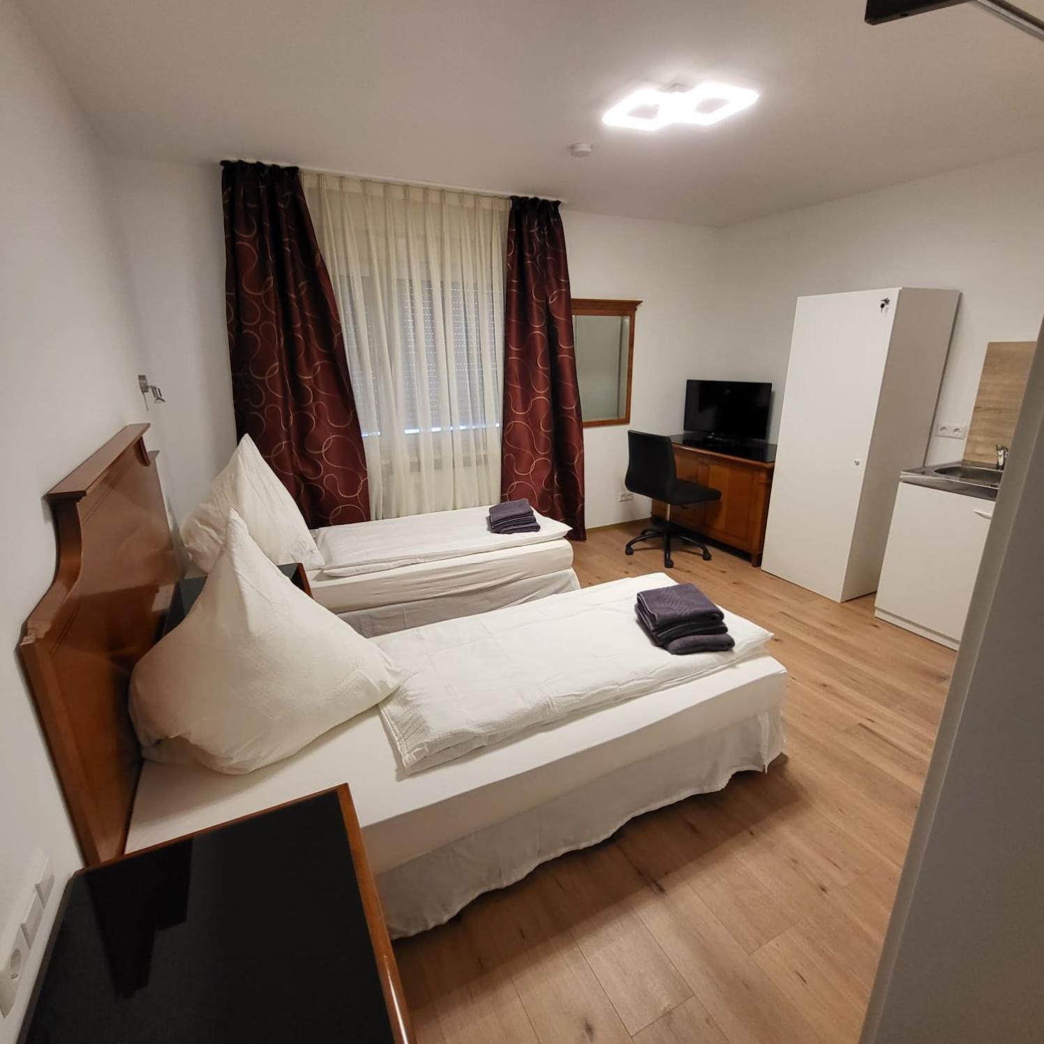 Frankenthal City Apartment Mit Eigene Bad Und Kochmoeglichkeit 외부 사진